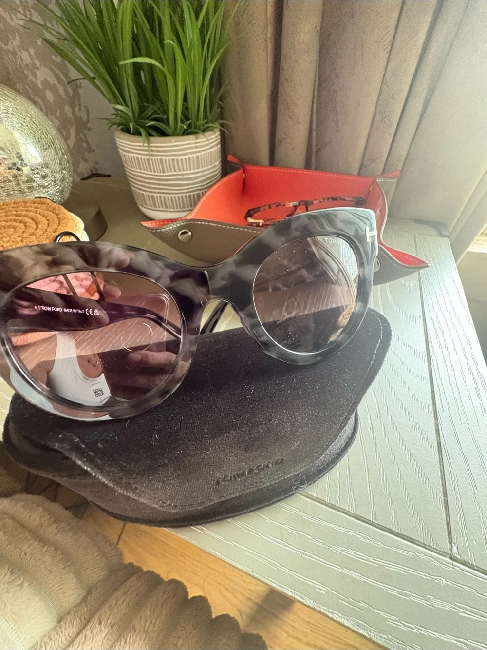 Tom Ford Grey Tortoise Cat-Eye Sunglasses with Pink Lenses